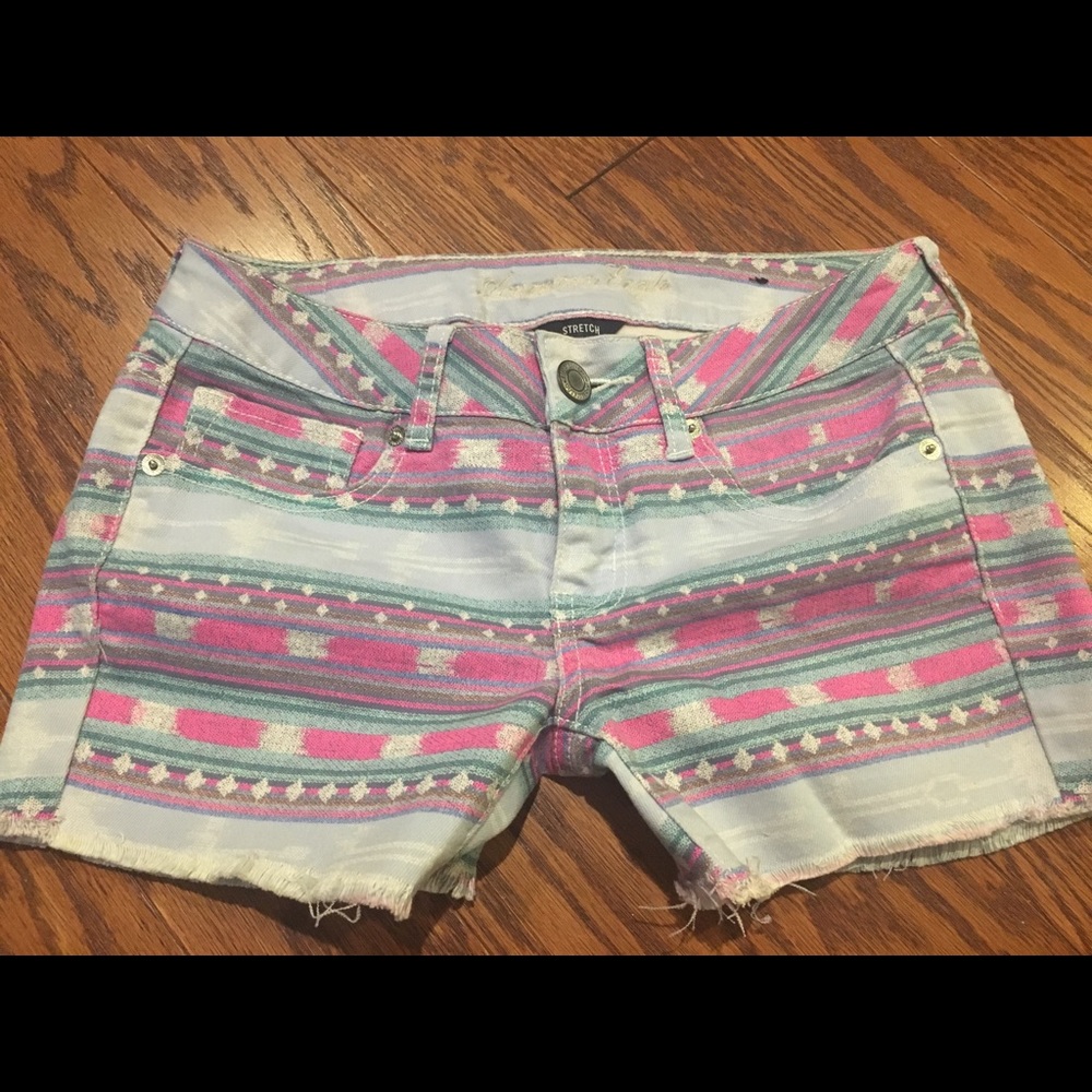 American Eagle Midi Rose Shorts: Aztec